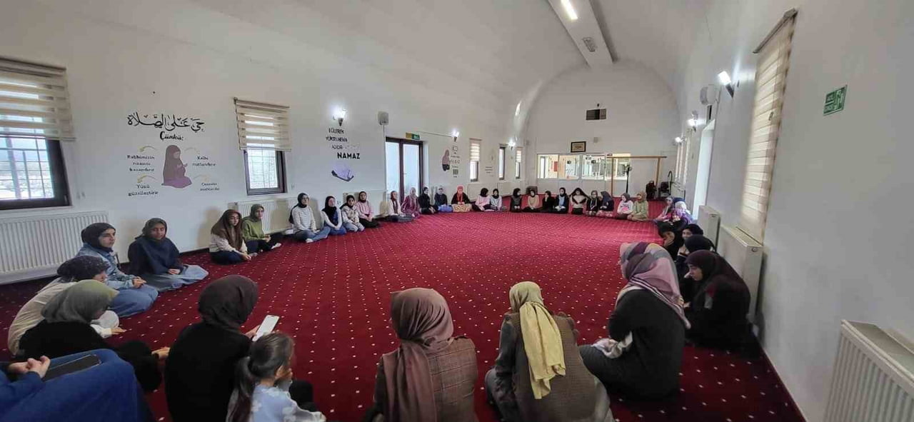 2025–2026 EĞİTİM ÖĞRETİM YILININ BİRİNCİ DÖNEMİNİ TAMAMLAYARAK KARNE ALAN ORTAOKUL ÖĞRENCİLERİ...