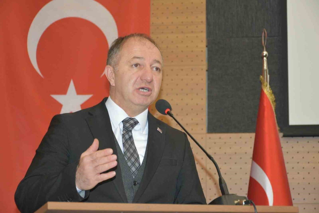 2025’İ İL KARNESİNDE SPOR VE GENÇLİKTE TÜRKİYE’DE İLK SIRADA TAMAMLAYAN ERZURUM GENÇLİK VE SPOR İL...