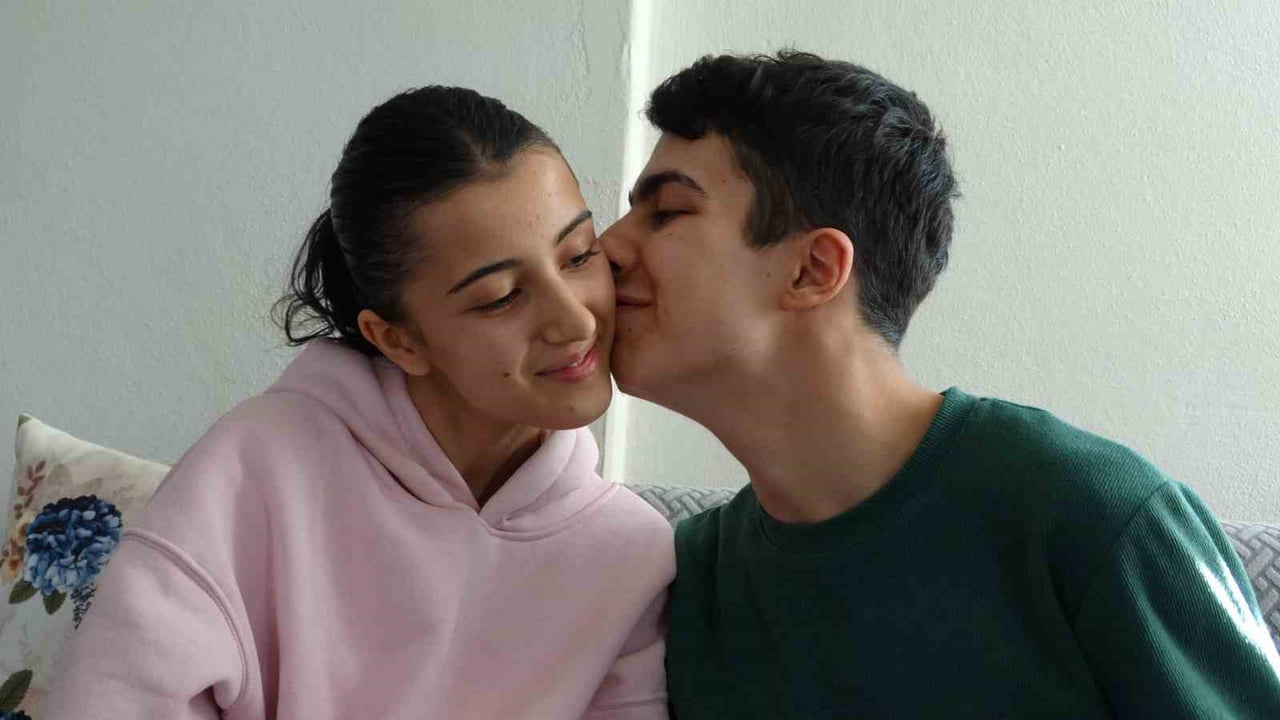 3 YAŞINDA OTİZM TEŞHİSİ KONAN 15 YAŞINDAKİ BURAK GÖÇER, SON BİR YILDIR ALDIĞI KÖK HÜCRE, TMS...