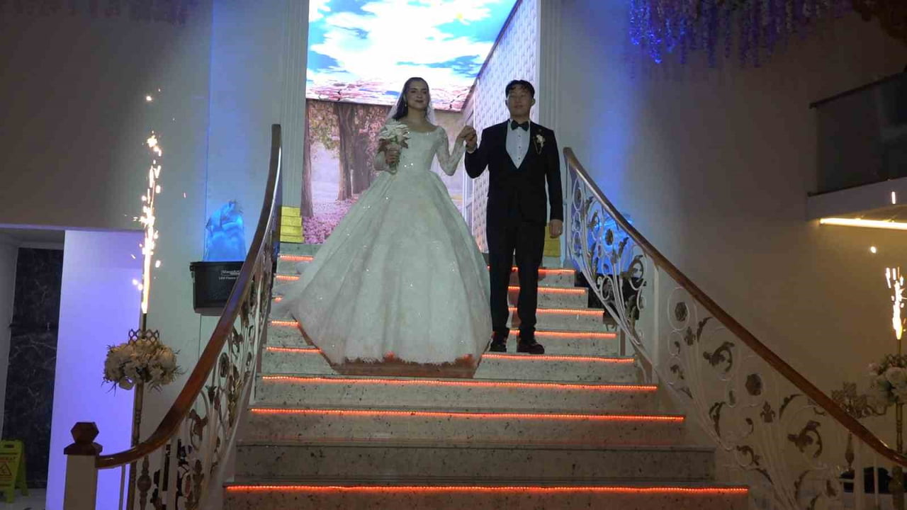 4 YIL ÖNCE İŞ İÇİN ÜLKESİ GÜNEY KORE’DEN TÜRKİYE’YE GELEN YEONG JUN, ÜLKEYE ENİŞTE...