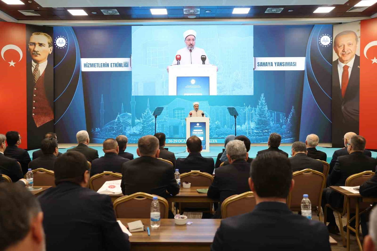 45. İL MÜFTÜLERİ İSTİŞARE TOPLANTISI'NDA KONUŞAN DİYANET İŞLERİ BAŞKANI SAFİ ARPAGUŞ, "MÜFTÜ...