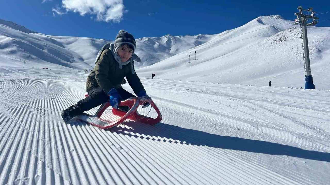 ABALI KAYAK MERKEZİ, OKULLARIN YARIYIL TATİLİNE GİRMESİYLE BİRLİKTE ÖZELLİKLE ÇOCUKLAR VE...
