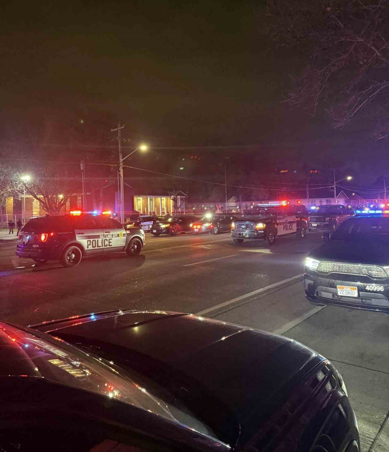 ABD'NİN UTAH EYALETİNİN BAŞKENTİ SALT LAKE CİTY'DE BİR KİLİSE OTOPARKINDA YAŞANAN TARTIŞMADA...