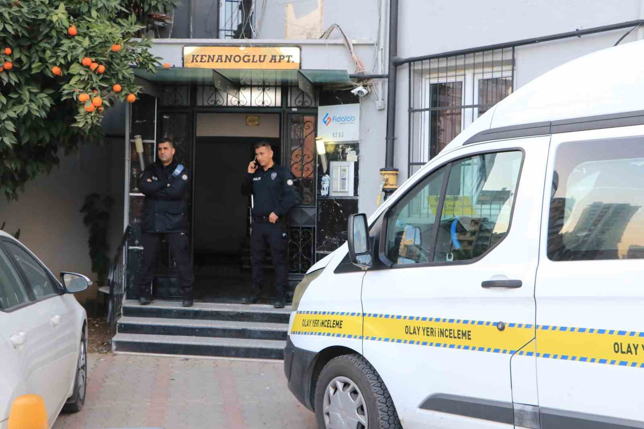 ADANA’DA YAKLAŞIK 10 YIL ÖNCE ALDIĞI EV KENDİSİNE TESLİM EDİLMEYİNCE VE PARASINI GERİ ALAMAYINCA...