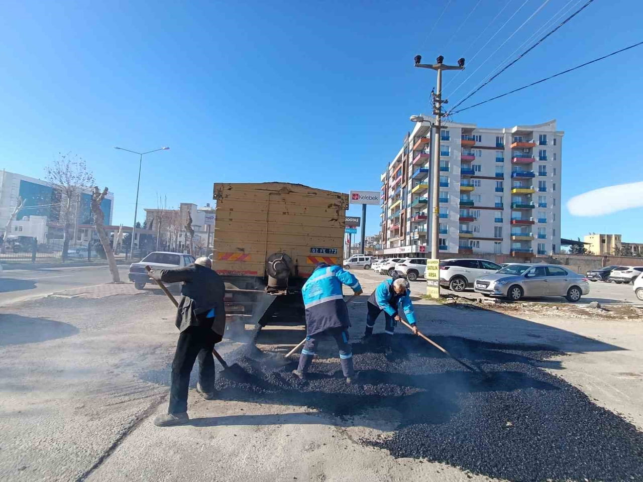 ADIYAMAN BELEDİYESİ, KENT MERKEZİNDE ETKİLİ OLAN YAĞIŞLARIN ARDINDAN ULAŞIMDA AKSAMA YAŞANMAMASI...