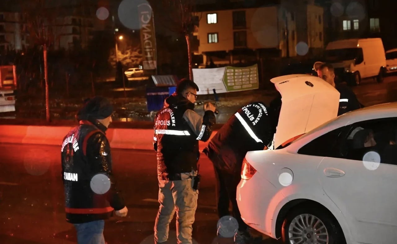 ADIYAMAN İL EMNİYET MÜDÜRLÜĞÜ EKİPLERİNCE “HUZURLU SOKAKLAR” UYGULAMASI...