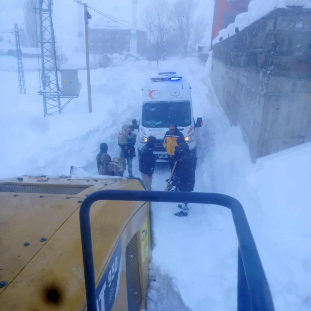AĞRI’NIN ELEŞKİRT İLÇESİNE BAĞLI AŞAĞI KOPUZ, TOPRAKKALE VE ÇETİNSU KÖYLERİNDE RAHATSIZLANAN 3...