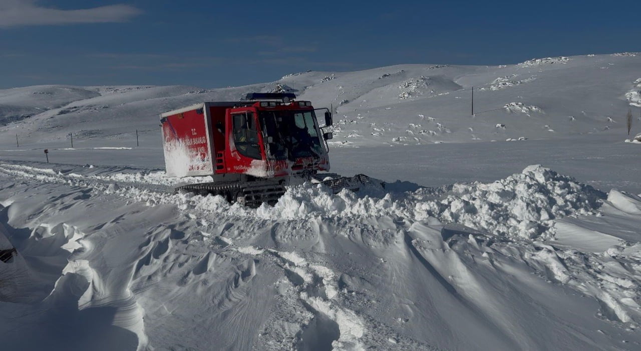 AĞRI’NIN PATNOS İLÇESİNE BAĞLI UZCA KÖYÜ’NDE YAŞAYAN 15 YAŞINDAKİ TOPRAK SARI, YÜKSEK ATEŞ...