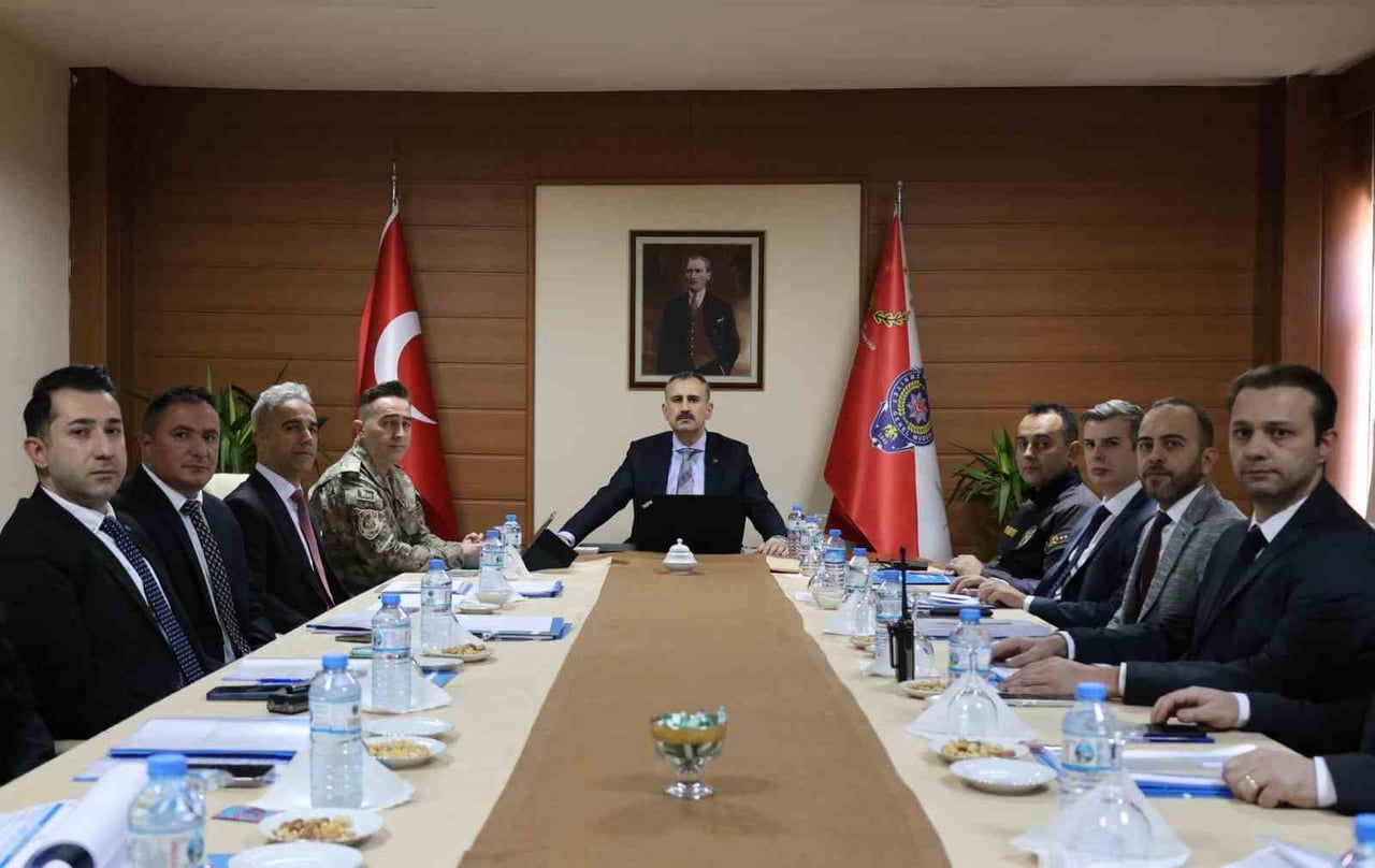 AĞRI VALİSİ ÖNDER BOZKURT, İL GENELİNDE YÜRÜTÜLEN KAMU HİZMETLERİ, SOSYAL PROJELER, GÜVENLİK VE...