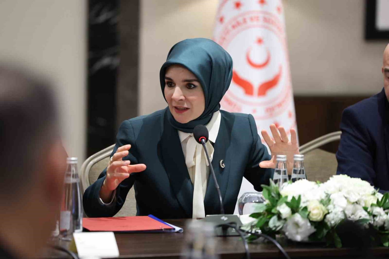 AİLE VE SOSYAL HİZMETLER BAKANI MAHİNUR ÖZDEMİR GÖKTAŞ