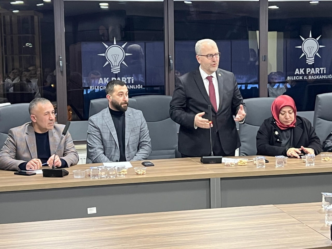 AK PARTİ BİLECİK’TE GENÇLERLE BULUŞTU