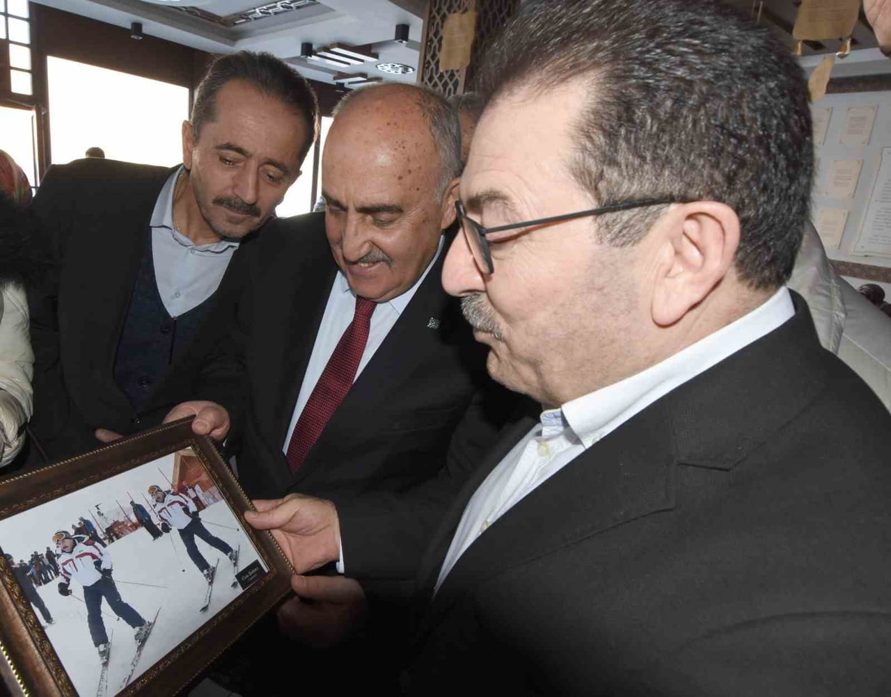 AK PARTİ ERZURUM MİLLETVEKİLİ SELAMİ ALTINOK, ERZURUM KENT KONSEYİ BAŞKANI HÜSEYİN TANFER, KENT...