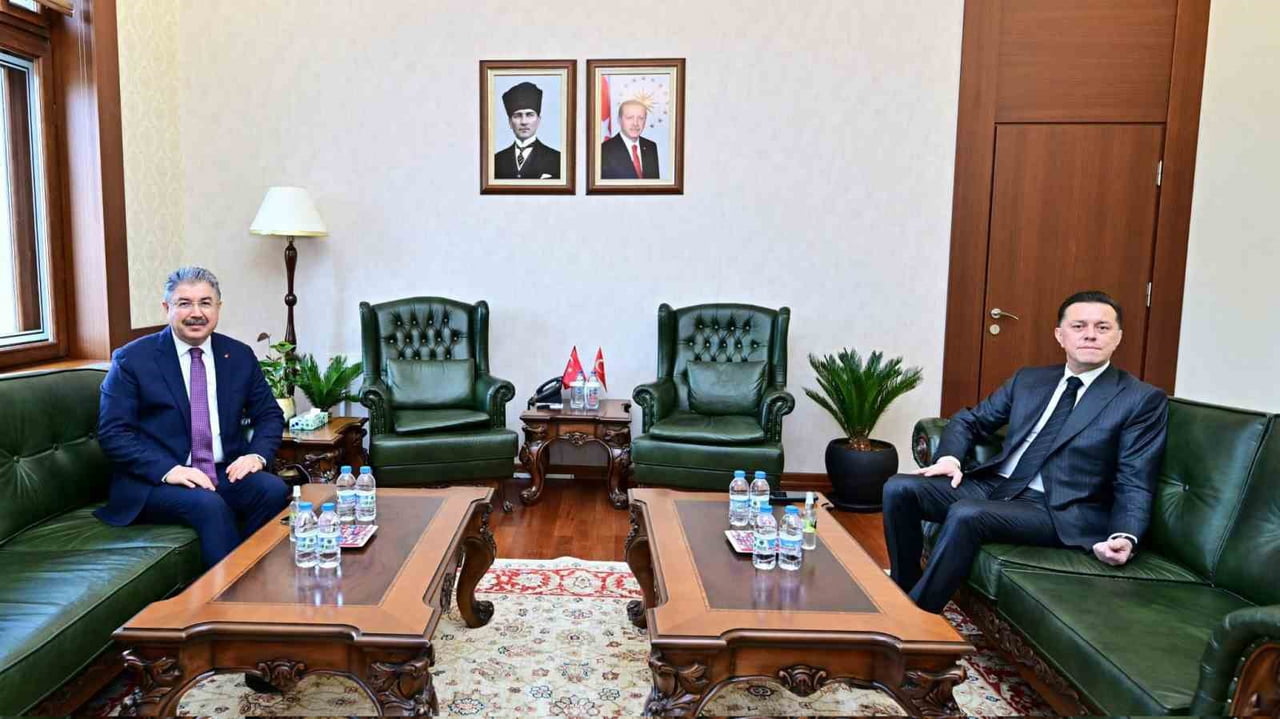 AK PARTİ ESKİŞEHİR MİLLETVEKİLİ NEBİ HATİPOĞLU, YENİ ESKİŞEHİR VALİSİ DR. ERDİNÇ YILMAZ'A HAYIRLI...