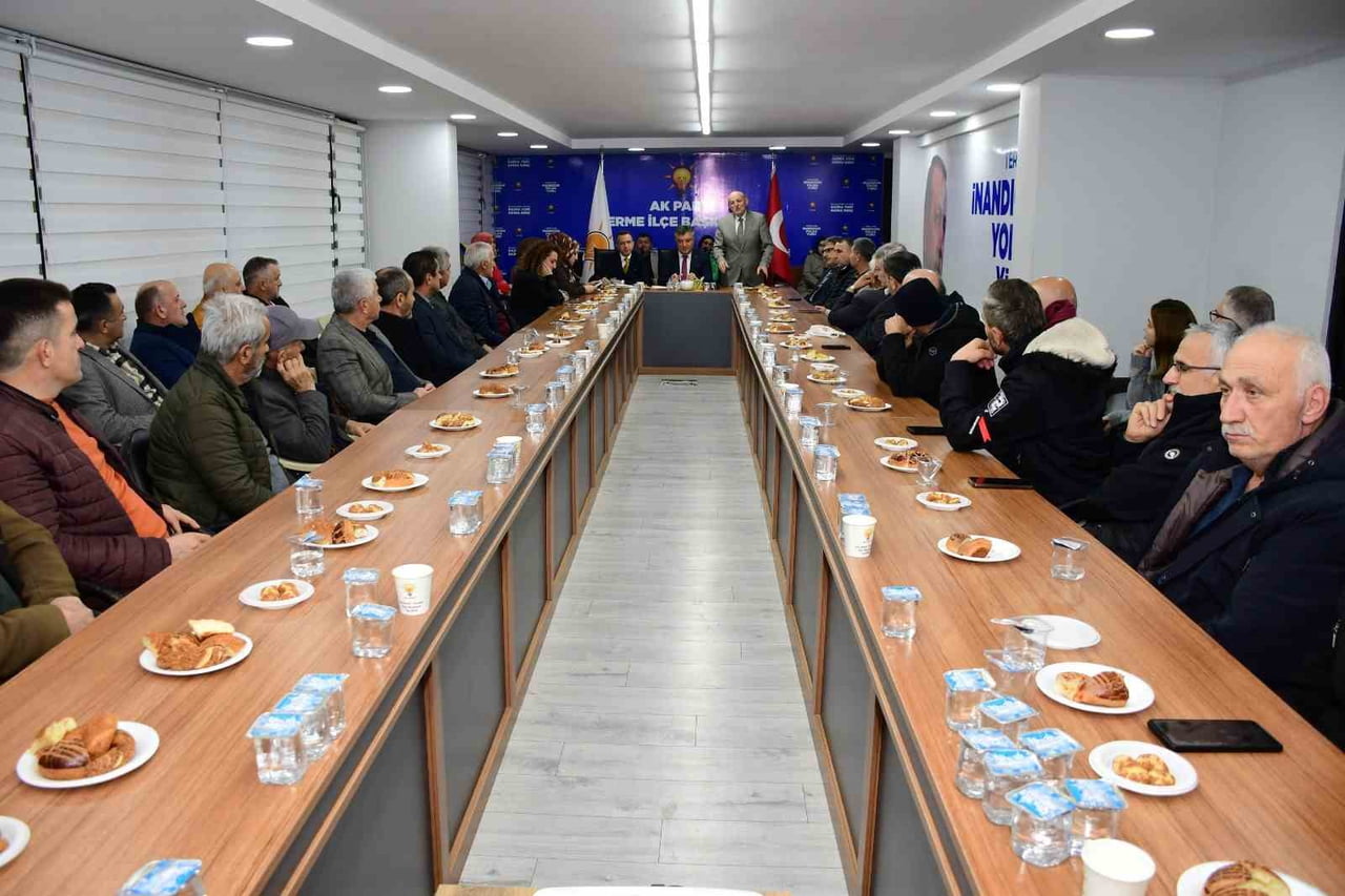 AK PARTİ İLÇE DANIŞMA MECLİSİ TOPLANTISINDA TEŞKİLAT MENSUPLARIYLA BİR ARAYA GELEN TERME BELEDİYE...
