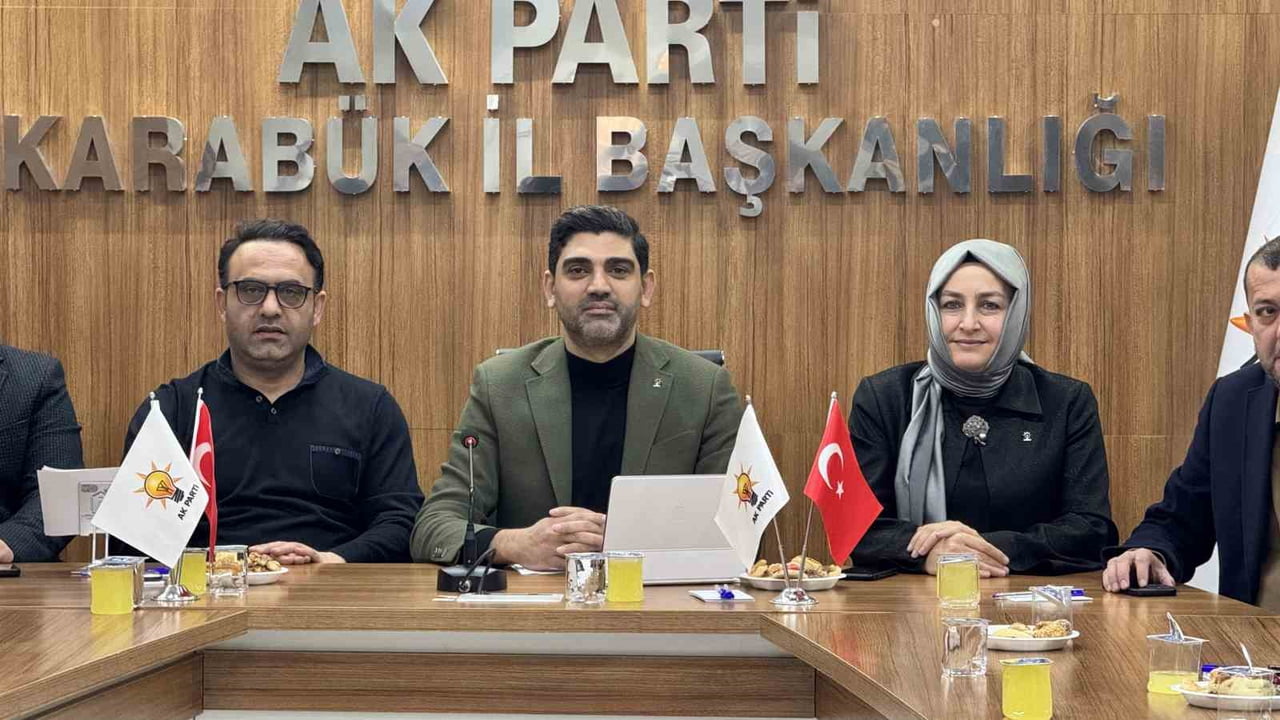 AK PARTİ KARABÜK İL BAŞKANI FERHAT SALT, KARABÜK’TEKİ ÜYE SAYISINDAKİ ARTIŞIN TEŞKİLATLARIN SAHAYA...