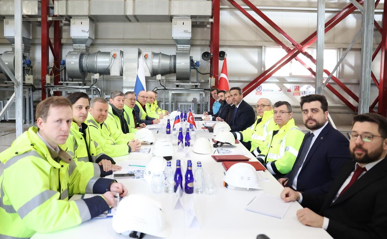 AKKUYU NÜKLEER GÜÇ SANTRALİ'NDE İNCELEMEDE BULUNAN ENERJİ VE TABİİ KAYNAKLAR BAKANI ALPARSLAN...