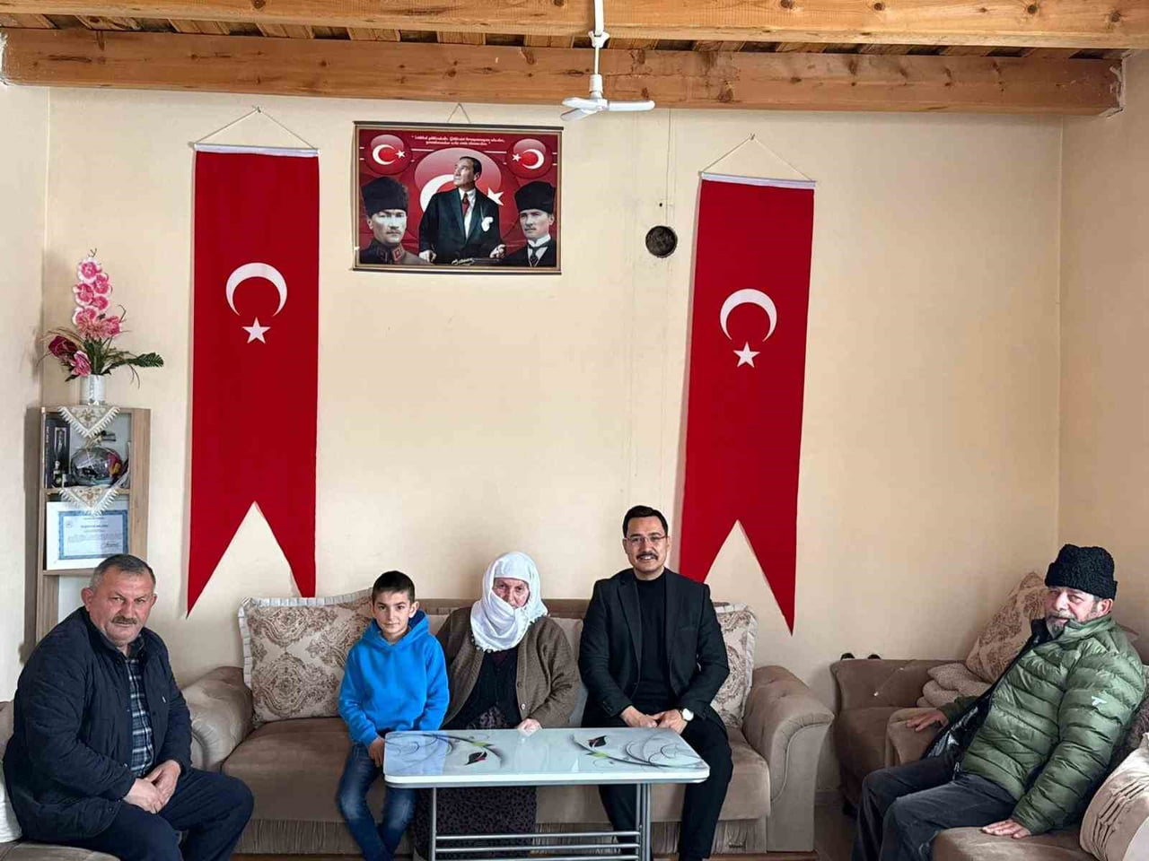 AKYAKA KAYMAKAMI İSMAİL DEMİRTAŞ, KÖY ZİYARETLERİNİ SÜRDÜRÜYOR(KARS-İHA)