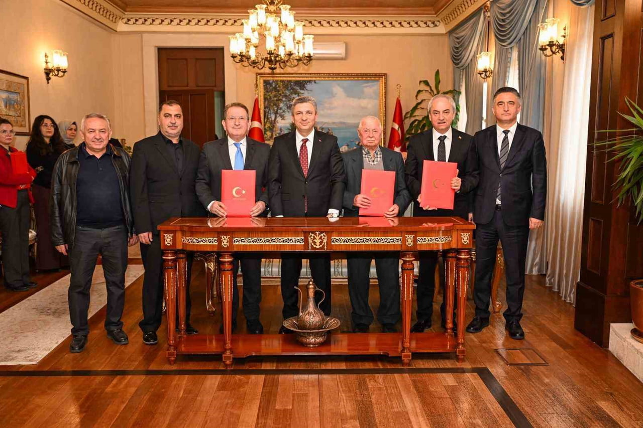 ALTINOVA MAHALLESİ'NDEKİ ASM'NİN YAPIMINI HAYIRSEVER VELİ DEMİR GERÇEKLEŞTİRECEK. PROTOKOL...