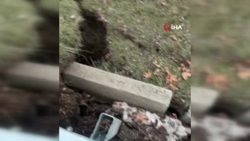 Ankara'da toprak kayması meydana gelen yol trafiğe kapatıldı