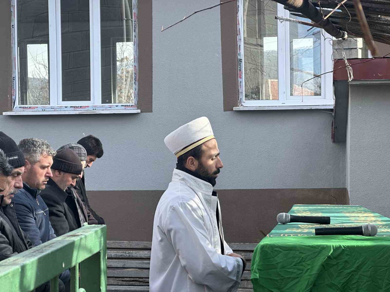 ANKARA’NIN MAMAK İLÇESİNDE BOĞULARAK ÖLDÜRÜLEN KADIN, MEMLEKETİ ÇANKIRI’DA TOPRAĞA...