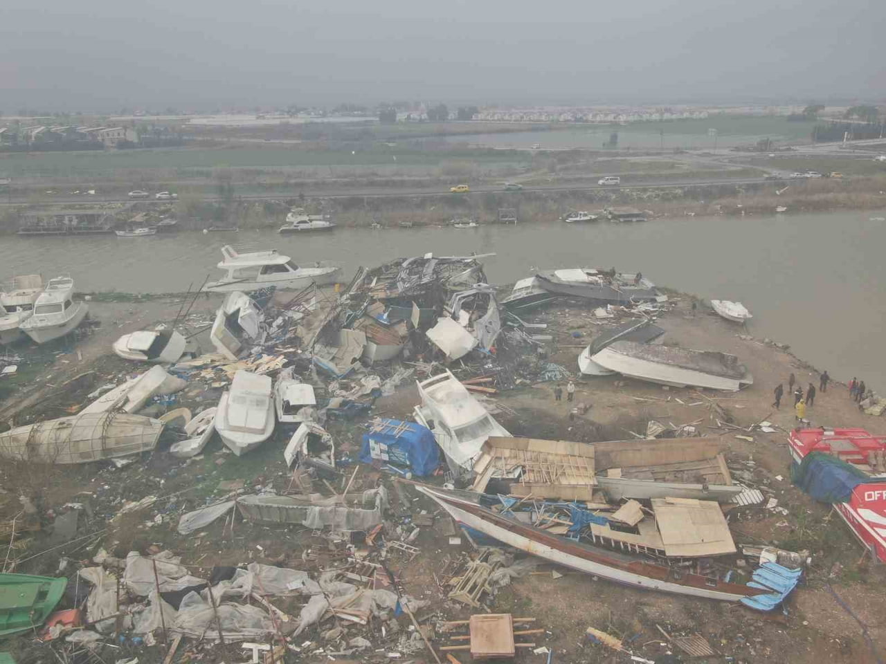 ANTALYA'NIN AKSU İLÇESİNDE SON 24 SAATTE METREKAREYE 190 KİLOGRAMI AŞAN YAĞIŞIN YOL AÇTIĞI SEL VE...