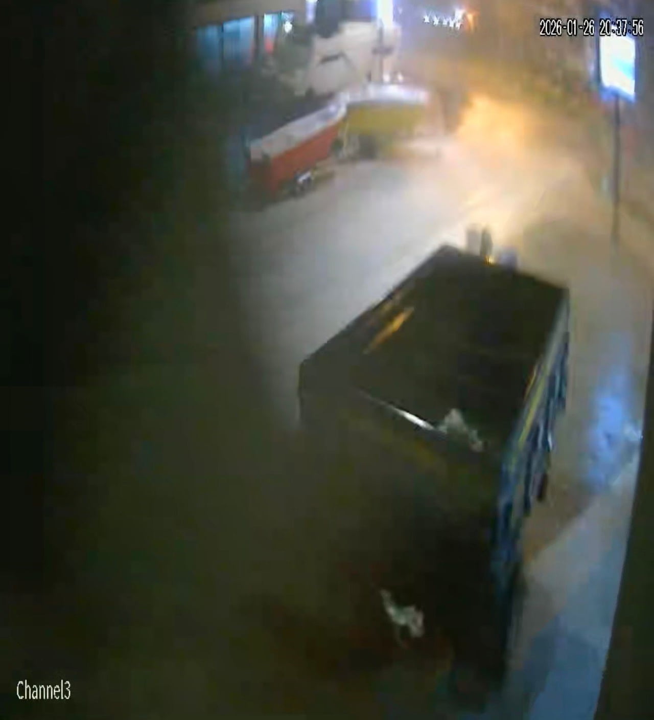 ANTALYA'NIN FİNİKE İLÇESİNDE MEYDANA GELEN VE SERALARI YERLE BİR EDİP BİNA BALKON CAM...