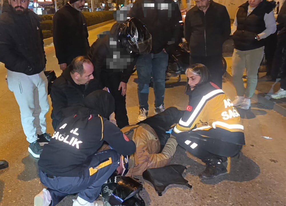 ANTALYA'NIN MANAVGAT İLÇESİNDE DÖNÜŞ YASAĞININ OLDUĞU YERDEN DÖNEN OTOMOBİL, MOTOSİKLETTE ÇARPTI....