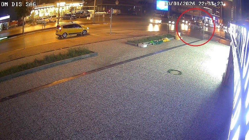 ANTALYA'NIN SERİK İLÇESİNDE İKİ OTOMOBİLİN ÇARPIŞTIĞI KAZADA 3 KİŞİ YARALANDI. KAZA ANI GÜVENLİK...