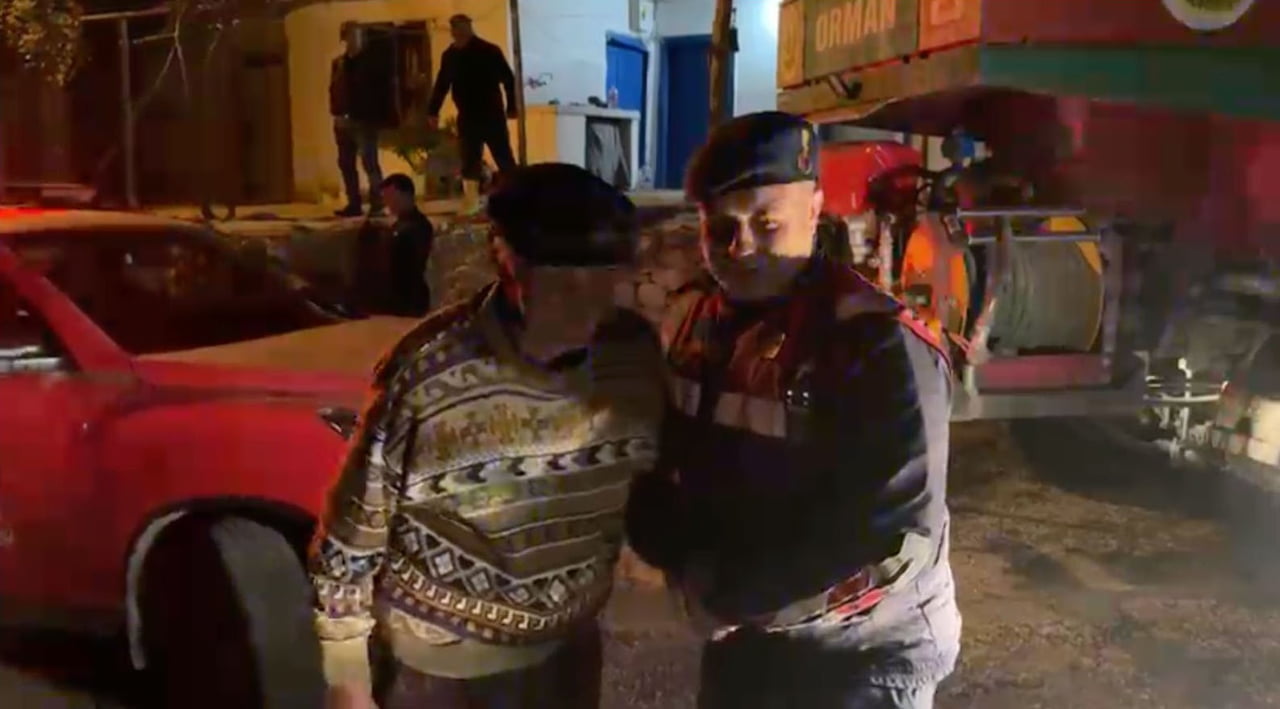 ANTALYA'NIN SERİK İLÇESİNE BAĞLI  SARIABALI MAHALLESİ DELİÖZ MEVKİİNDE ORMANLIK ALANDA YANGIN...