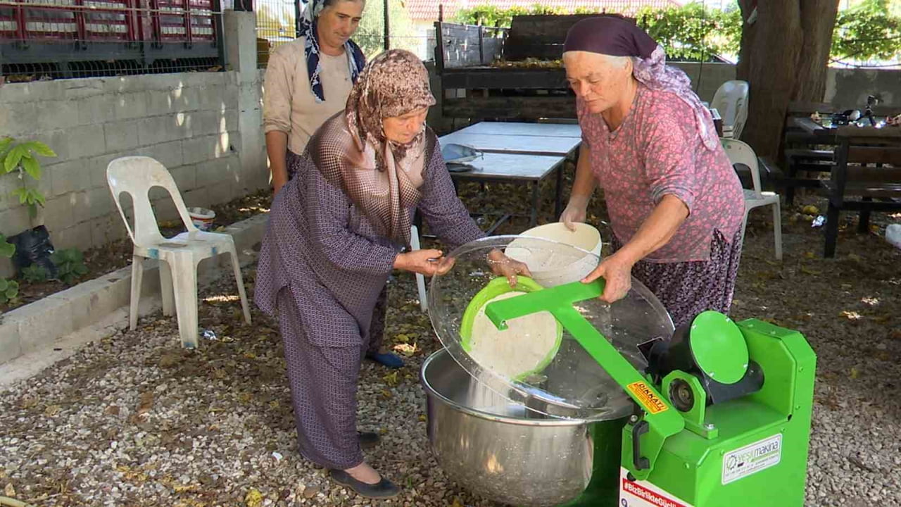 ANTALYA BÜYÜKŞEHİR BELEDİYESİ’NİN YERELDEN KALKINMA HEDEFLERİ DOĞRULTUSUNDA BİNLERCE ÇİFTÇİ VE...