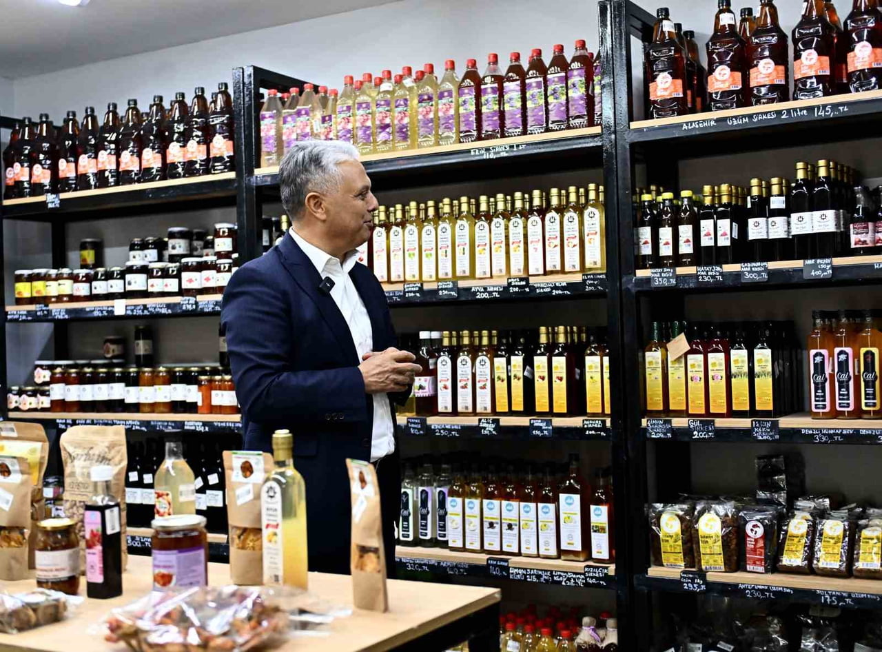 ANTALYA’DA MURATPAŞA BELEDİYESİ TARAFINDAN KADIN EMEĞİNİ DESTEKLEMEK AMACIYLA HAYATA GEÇİRİLEN...