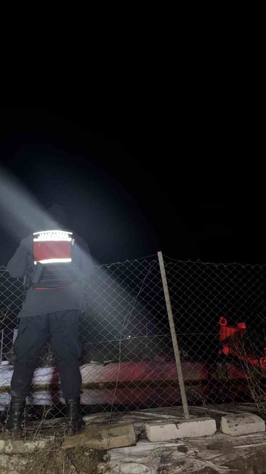 ANTALYA’NIN KORKUTELİ İLÇESİNDE SULAMA KANALINA DÜŞEN 12 YAŞINDAKİ YABANCI UYRUKLU ÇOCUK HAYATINI...