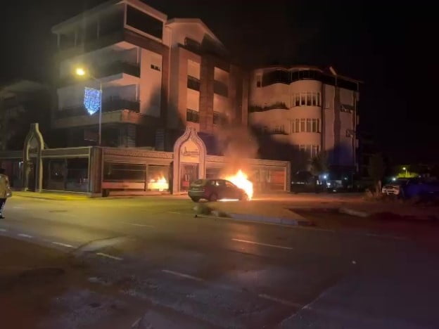 ANTALYA’NIN MANAVGAT İLÇESİNDE ARIZALANAN VE İTİLMEK SURETİYLE ÇALIŞTIRILMAK İSTENİRKEN YANMAYA...