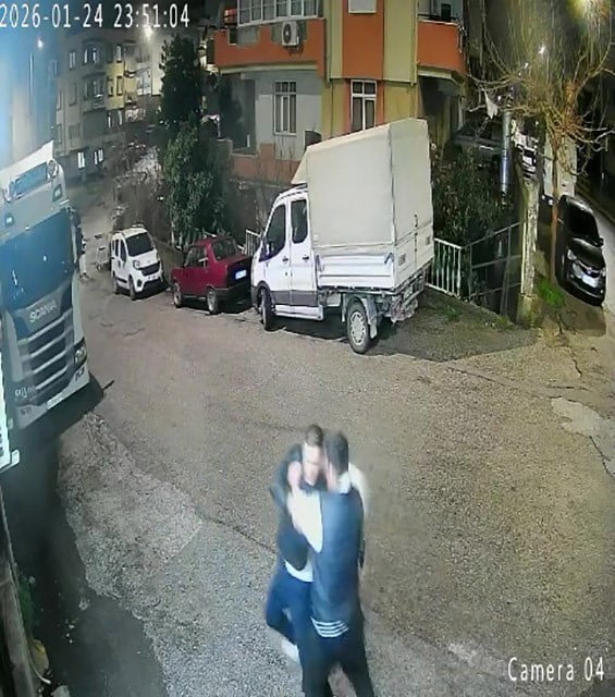 ANTALYA’NIN MANAVGAT İLÇESİNDE AYNI OTELDE ÇALIŞAN VE BİRLİKTE ALKOL ALAN 2 ARKADAŞ ARASINDA ÇIKAN...