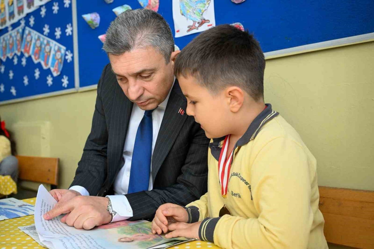 ANTALYA VALİSİ HULUSİ ŞAHİN, DR. GÜLŞEN-DR. BAKİ ÖZPINAR İLKÖĞRETİM OKULU’NDA DÜZENLENEN 2025-2026...