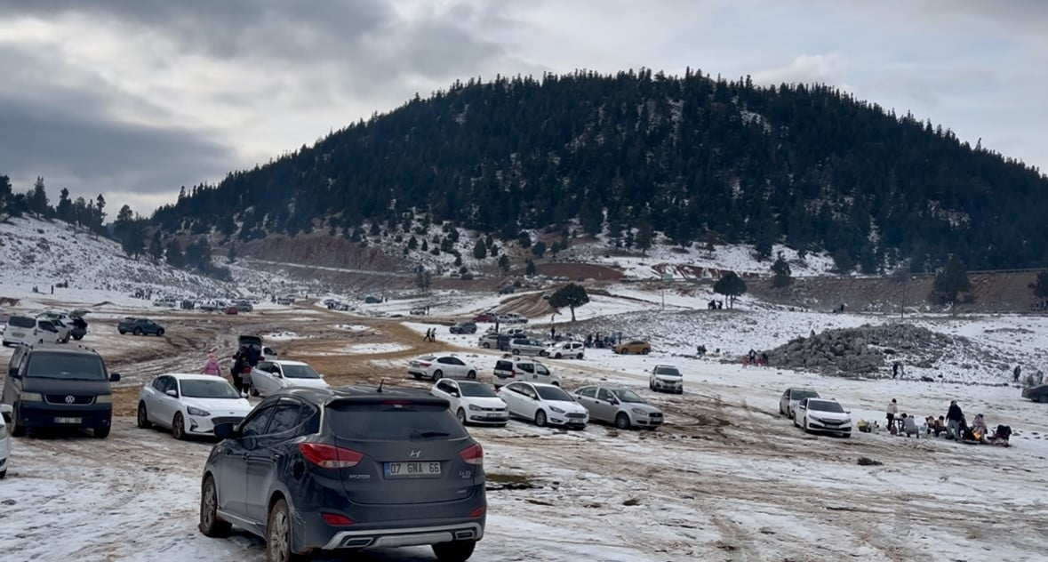 ANTALYA’YI KONYA’YA BAĞLAYAN AKSEKİ–SEYDİŞEHİR KARAYOLU ÜZERİNDE BULUNAN 1825 METRE RAKIMLI...