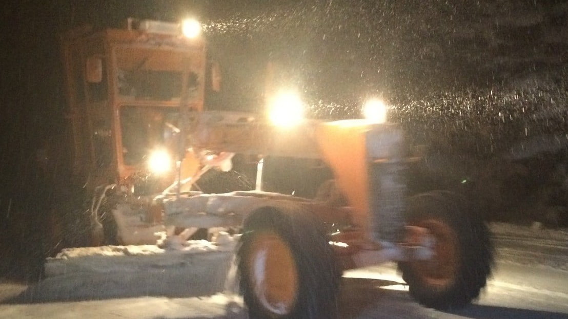 ANTALYA’YI KONYA’YA BAĞLAYAN AKSEKİ–SEYDİŞEHİR KARAYOLUNDA KAR YAĞIŞI ETKİSİNİ GÖSTERMEYE BAŞLADI....