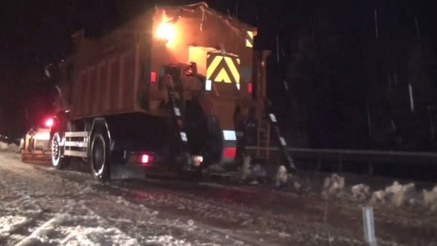 ANTALYA’YI KONYA’YA BAĞLAYAN AKSEKİ–SEYDİŞEHİR KARAYOLUNDA KAR YAĞIŞI ETKİSİNİ GÖSTERMEYE BAŞLADI....