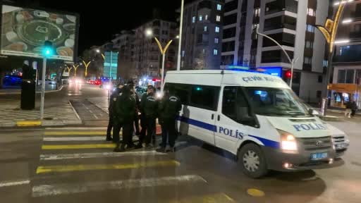 Arabanın içinde bıçaklandı, "Kaçmasaydım beni öldürürdü" dedi