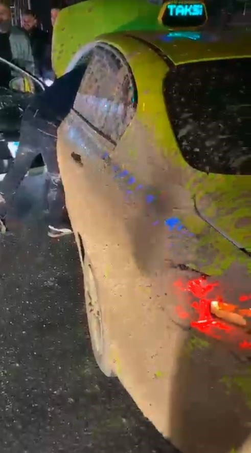 ARACIN ÇAMURLA KAPLANAN BÖLÜMLERİ