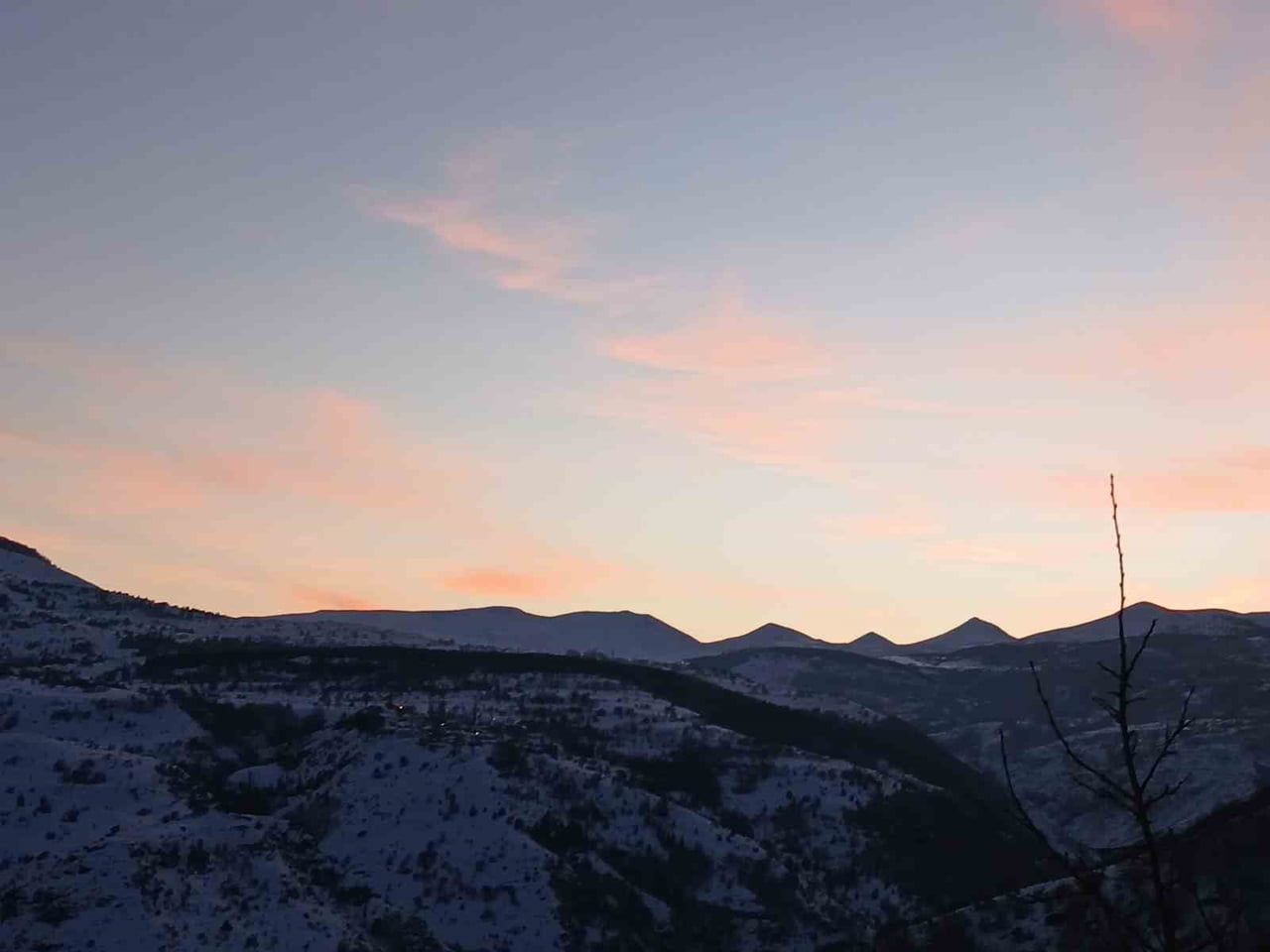 ARDAHAN’IN YAZI BAŞKA KIŞI BİR BAŞKA GÜZEL. HER MEVSİM FARKLI BİR DOĞAL GÜZELLİĞİN YAŞANDIĞI...