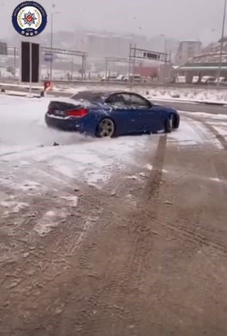 ARTVİN’DE KIRMIZI IŞIK İHLALİ YAPAN OTOBÜS İLE DRİFT YAPAN SÜRÜCÜYE TOPLAM 60 BİN TL’Yİ AŞKIN PARA...