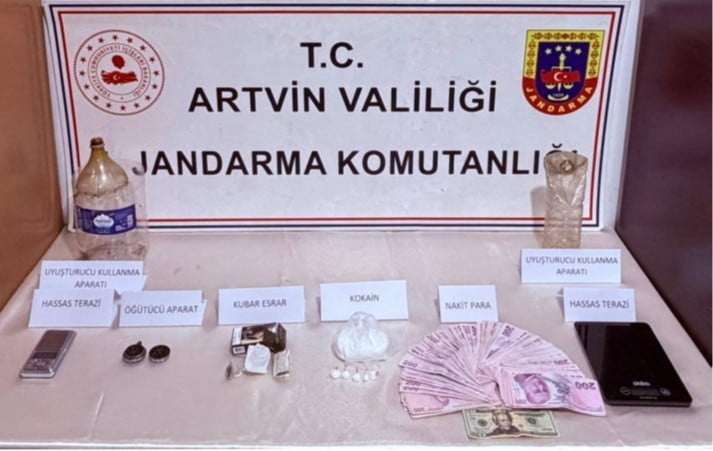 ARTVİN İL JANDARMA KOMUTANLIĞI EKİPLERİNCE, UYUŞTURUCU MADDE İMAL VE TİCARETİNİN ÖNLENMESİNE...