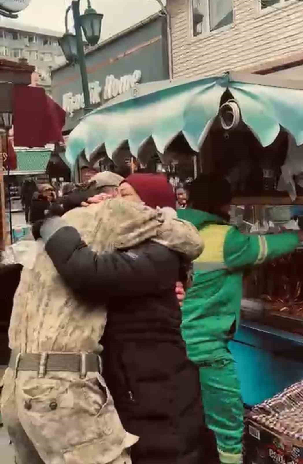 ASKERLİK GÖREVİNDEN SONRA ESKİŞEHİR’E DÖNEN VE "VATANİ GÖREVİMİ YERİNE GETİRDİM ANACIĞIM" DİYEREK...