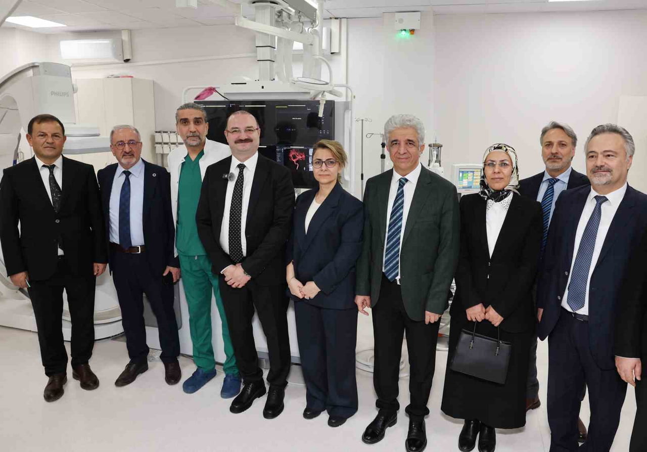 ATATÜRK ÜNİVERSİTESİ ARAŞTIRMA HASTANESİ BÜNYESİNDE İLKE KEZ İLERİ TEKNOLOJİYE SAHİP YENİ NESİL...