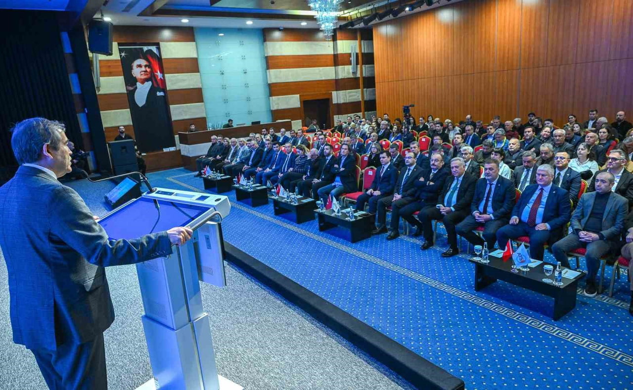 ATSO TARAFINDAN DÜZENLENEN "GELECEĞİN ANTALYA’SI: KENTSEL DÖNÜŞÜMLE YENİDEN" PANELİ, ATSO YÖNETİM...