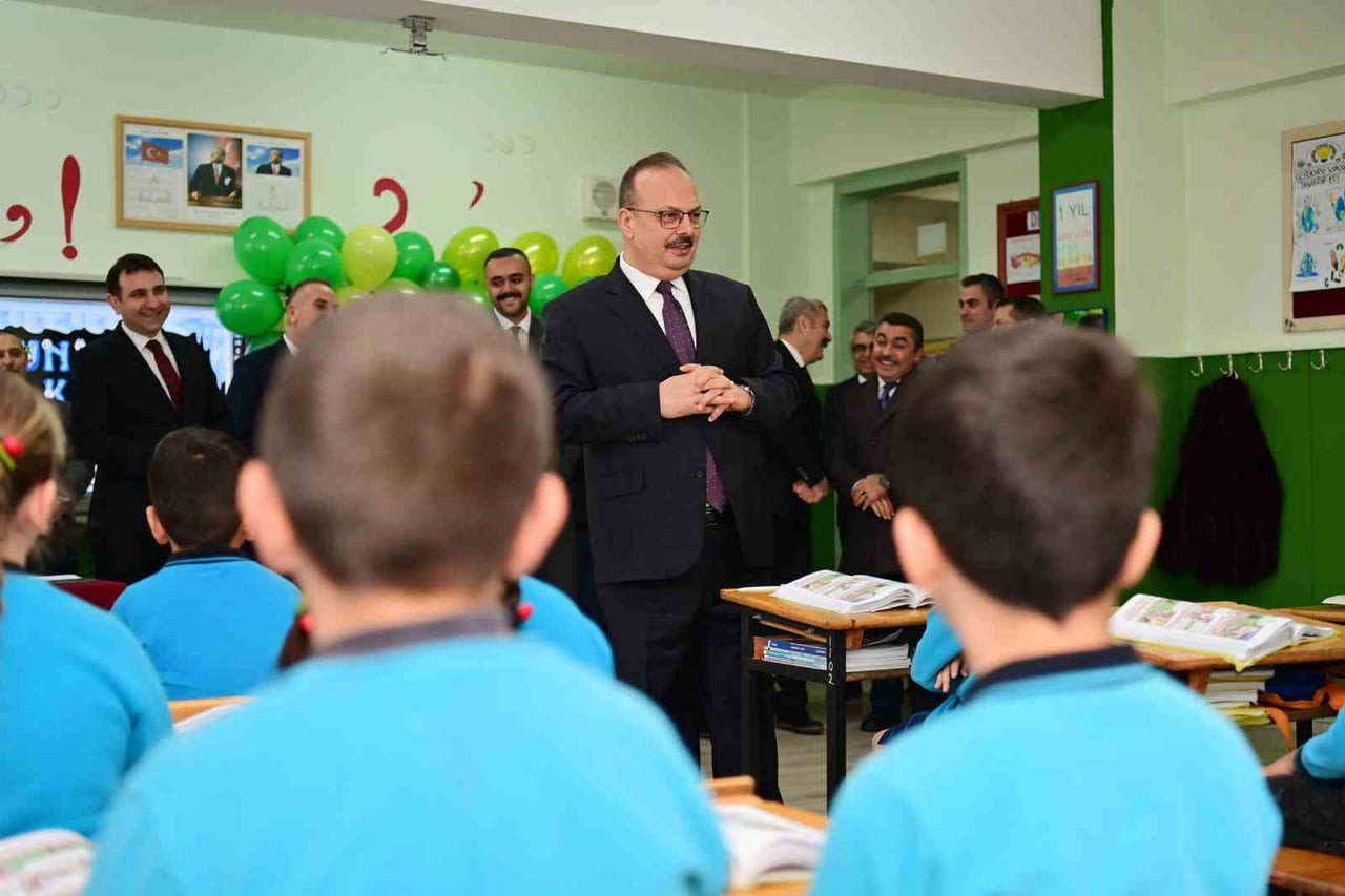 AYDIN'DA YARI YIL TATİLİNE GİREN 188 BİN 343 ÖĞRENCİ KARNE HEYECANI YAŞARKEN, UMURBEY İLKOKULU...