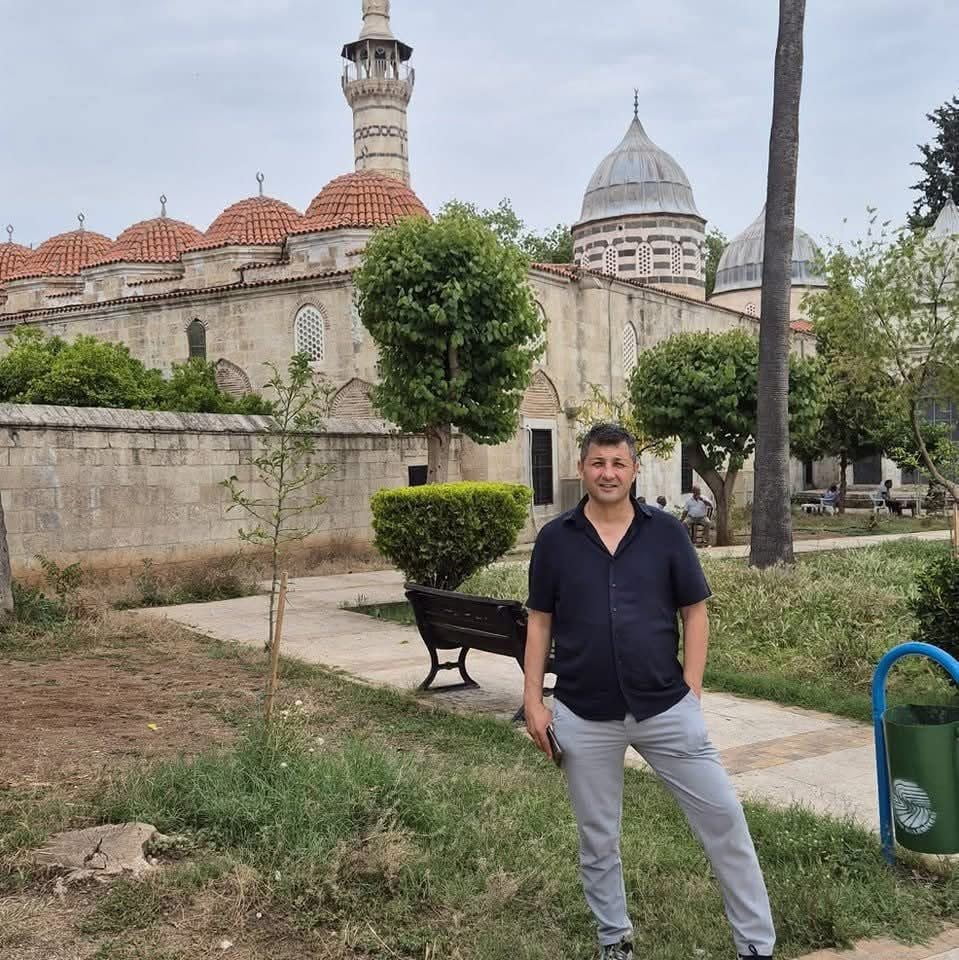 AYDIN'IN EFELER İLÇESİNDE MOTOSİKLETİN YOLUN KARŞISINA GEÇEN ŞAHSA ÇARPMASI SONUCU MEYDANA GELEN...