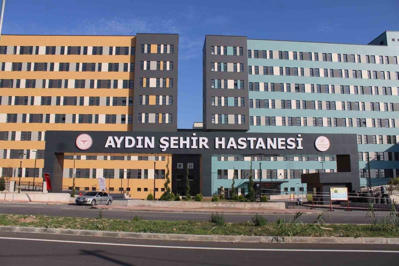 AYDIN'IN EFELER İLÇESİNDE YAPIMI TAMAMLANAN VE AYDA ORTALAMA 450 BİN HASTAYA HİZMET VERECEK AYDIN...