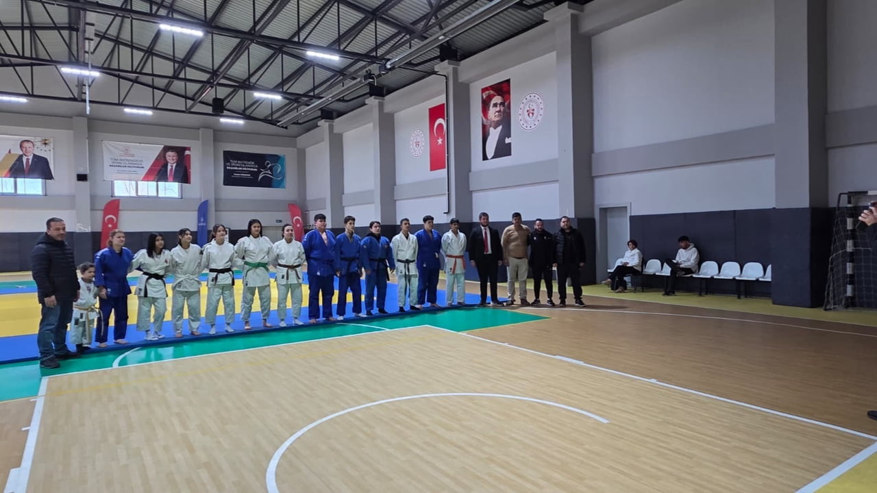 AYDIN'IN KOÇARLI İLÇESİNDE ÜMİTLER KIZ-ERKEK TÜRKİYE ŞAMPİYONASI JUDO İL SEÇMELERİ MÜSABAKALARI...